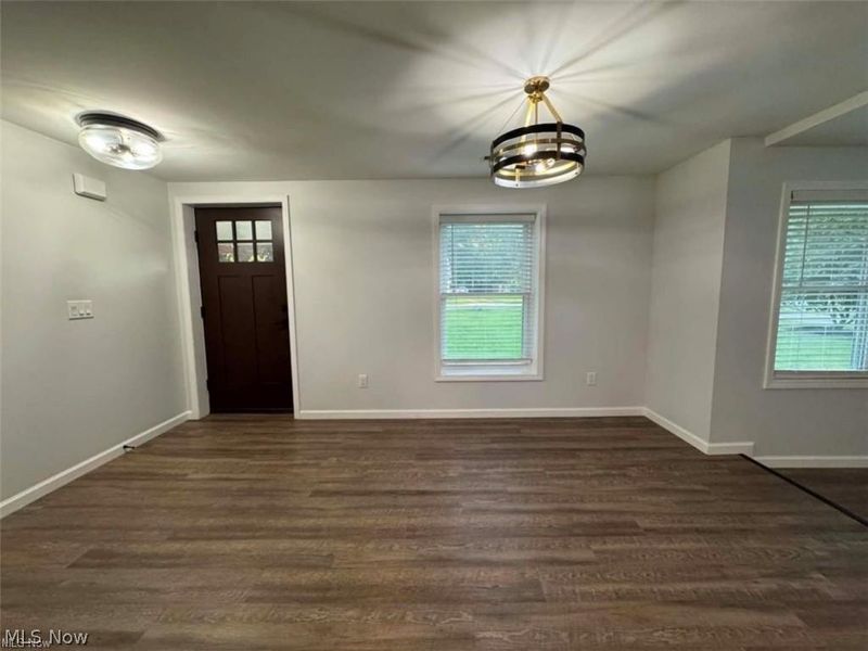 17626 Lakewood Avenue, Lake Milton, OH 44429 Photo 4