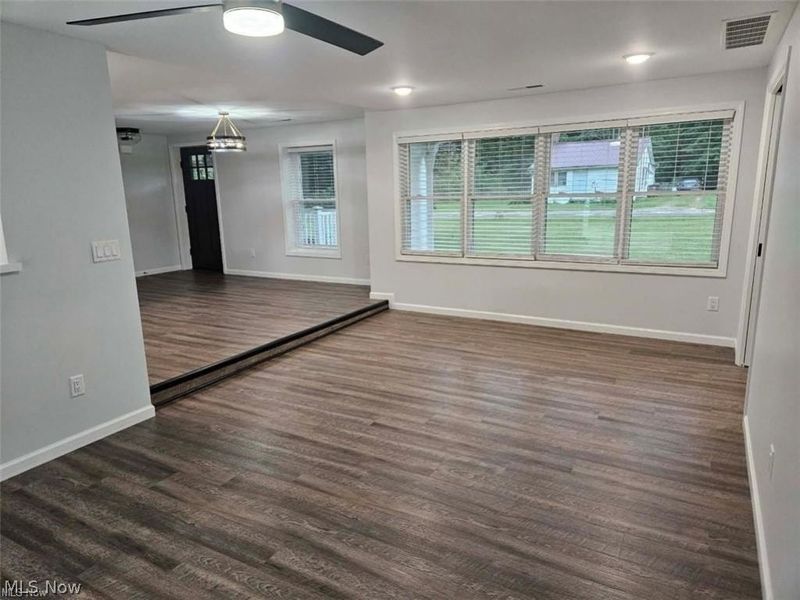 17626 Lakewood Avenue, Lake Milton, OH 44429 Photo 5