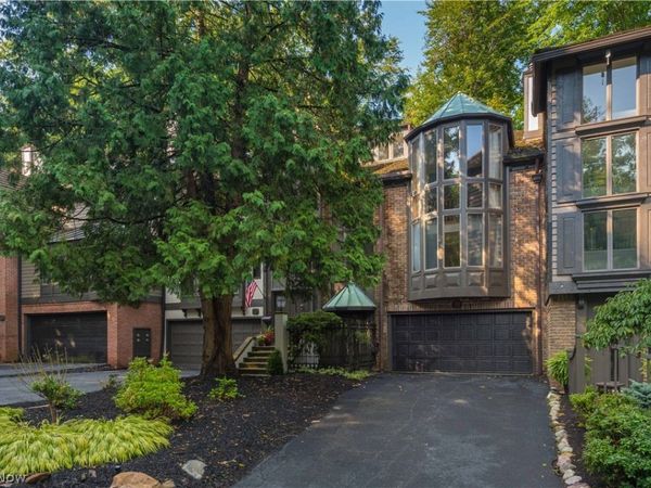 18 Hidden Valley , Rocky River, OH 44116
