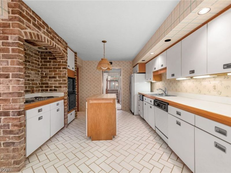 18 Hidden Valley, Rocky River, OH 44116 Photo 17