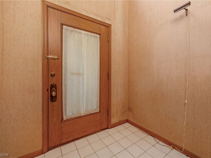 18 Hidden Valley, Rocky River, OH 44116 Photo 4