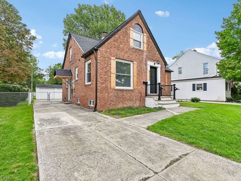 6751 Parma Park Boulevard, Parma Heights, OH 44130 Photo 2