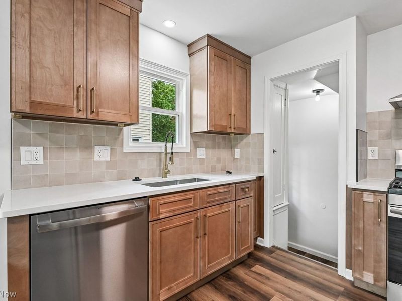 6751 Parma Park Boulevard, Parma Heights, OH 44130 Photo 4