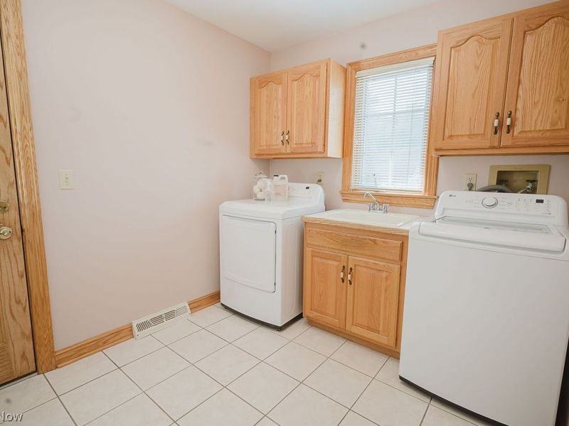 111 Kings Lane, Canfield, OH 44406 Photo 23