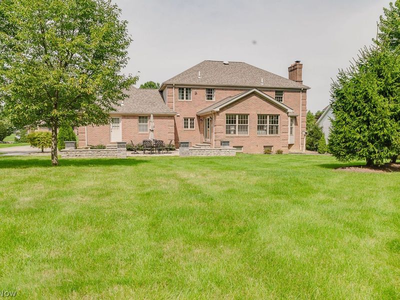 111 Kings Lane, Canfield, OH 44406 Photo 8