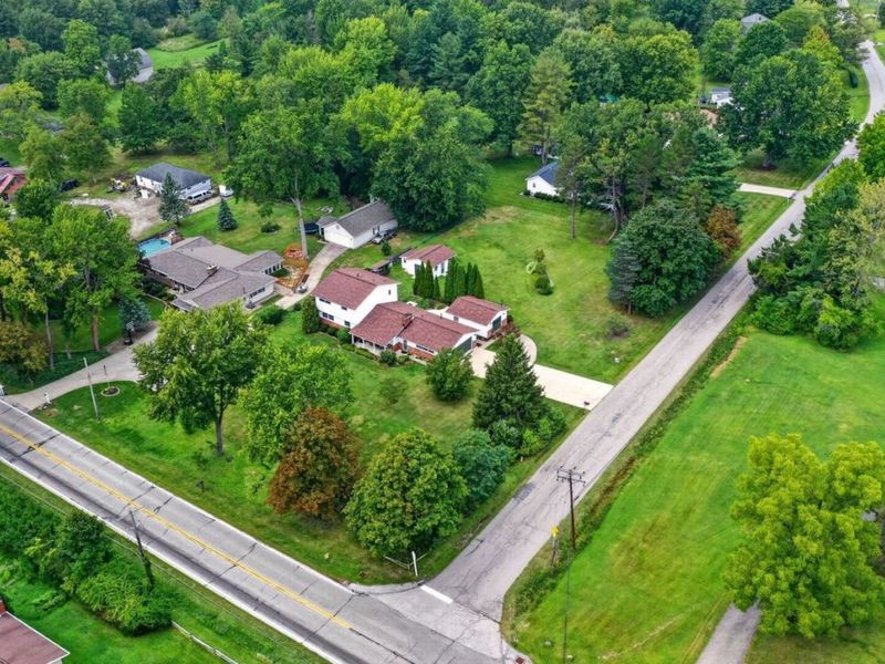 10548 Briar Hill Drive, Kirtland, OH 44094 Photo 3
