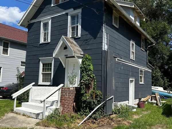 989 Celina Avenue , Akron, OH 44307