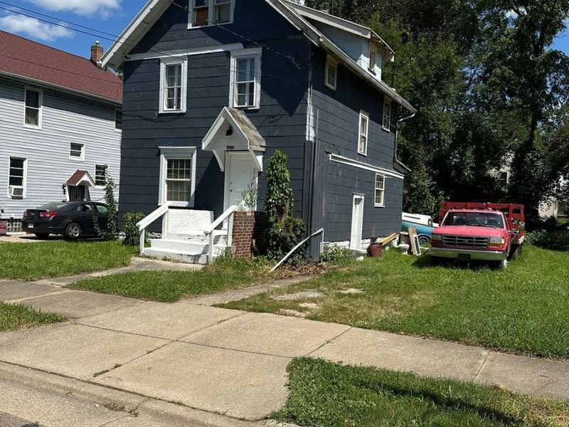 989 Celina Avenue , Akron, OH 44307 Photo 2