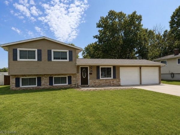535 S Hillside Drive , Canfield, OH 44406