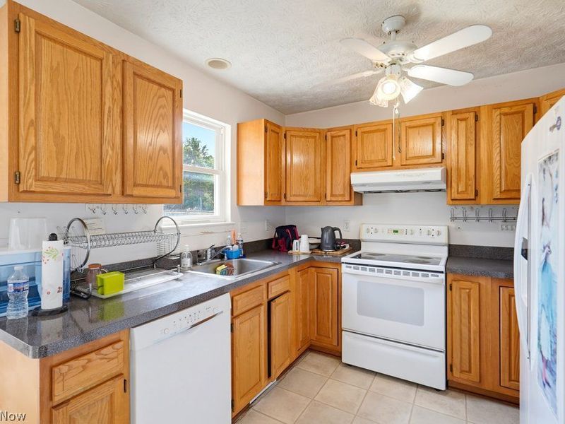 6651 W 130th Street, Parma Heights, OH 44130 Photo 7