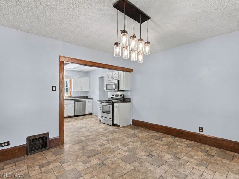 260 S Cleveland Avenue , Mogadore, OH 44260 Photo 9