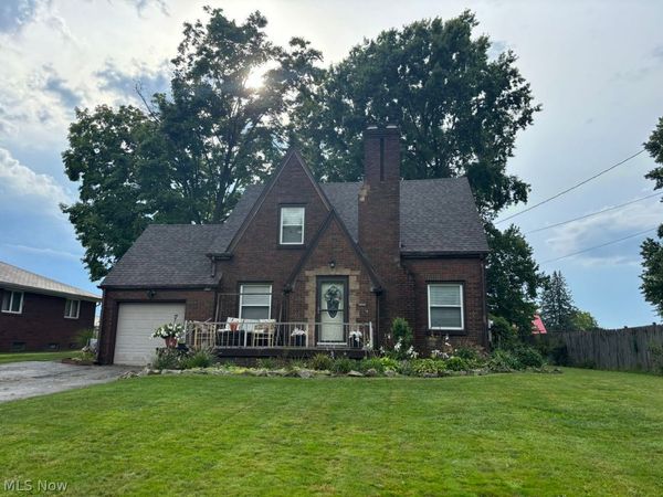 696 12th Street , Campbell, OH 44405