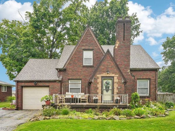 696 12th Street, Campbell, OH 44405