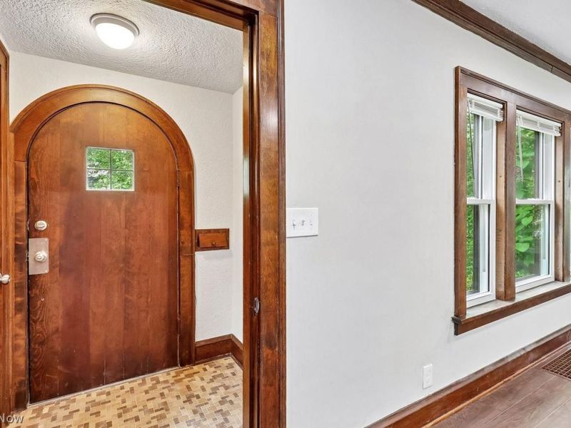 2030 E 228th Street, Euclid, OH 44117 Photo 9