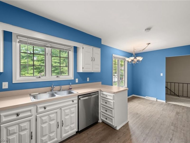 8733 Fox Rest Drive, Brecksville, OH 44141 Photo 7