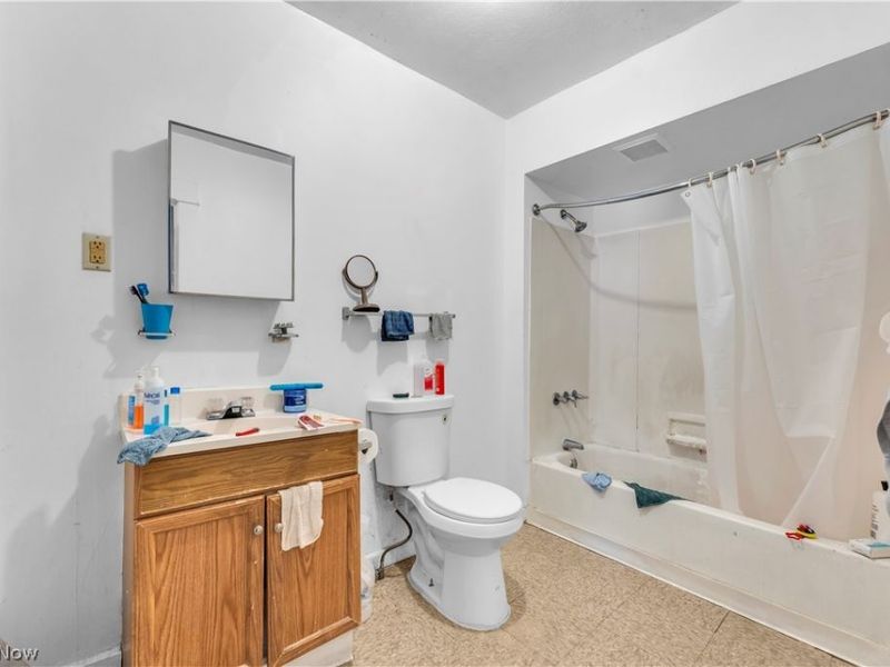 9607 Sophia Avenue, Cleveland, OH 44104 Photo 44