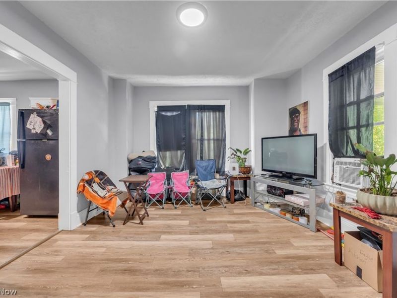 9607 Sophia Avenue, Cleveland, OH 44104 Photo 6