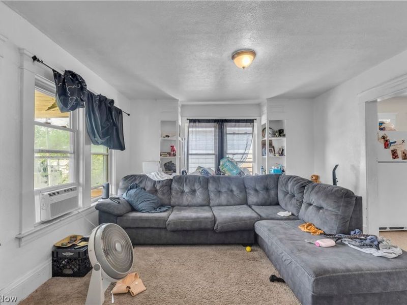 9607 Sophia Avenue, Cleveland, OH 44104 Photo 7