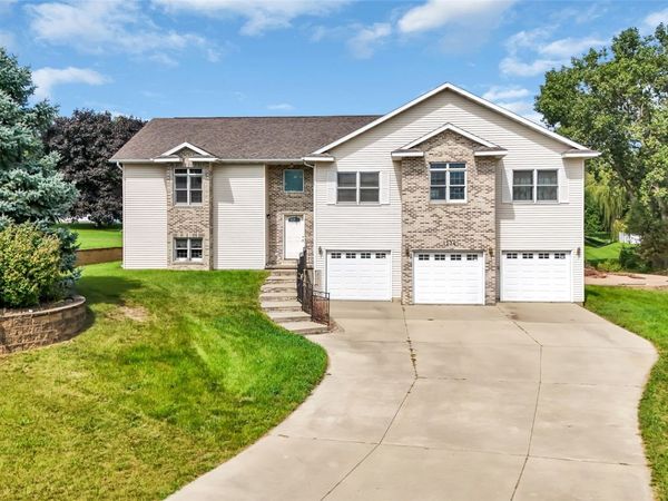 1234 10th Street , Jesup, IA 50648