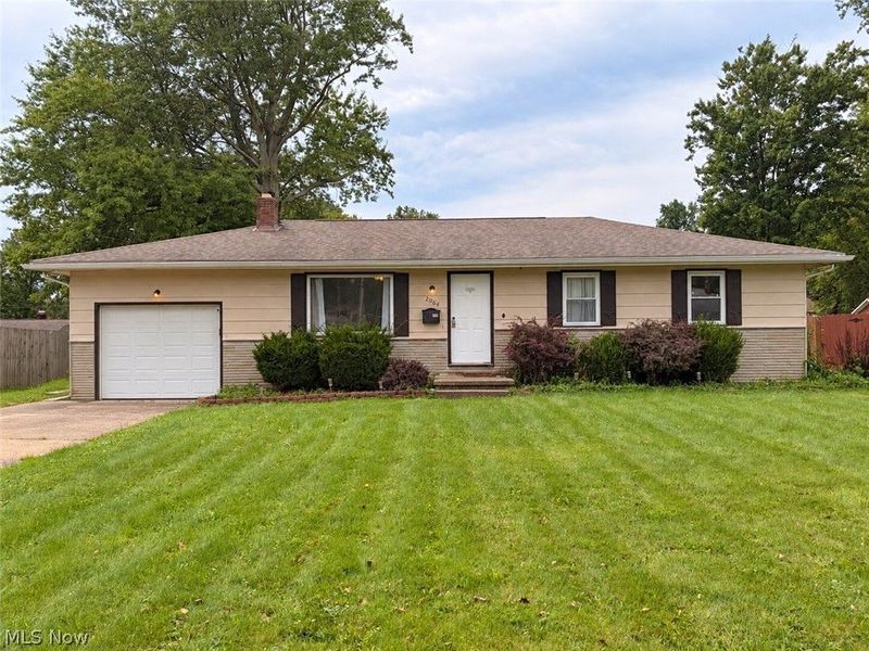 2064 Innwood Drive, Austintown, OH 44515 Photo 1