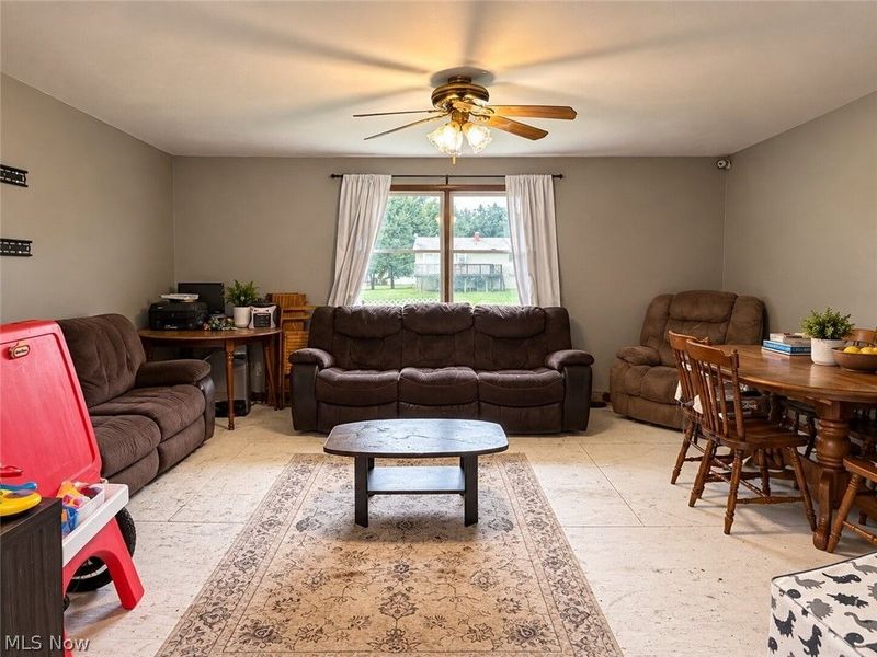 2064 Innwood Drive, Austintown, OH 44515 Photo 8