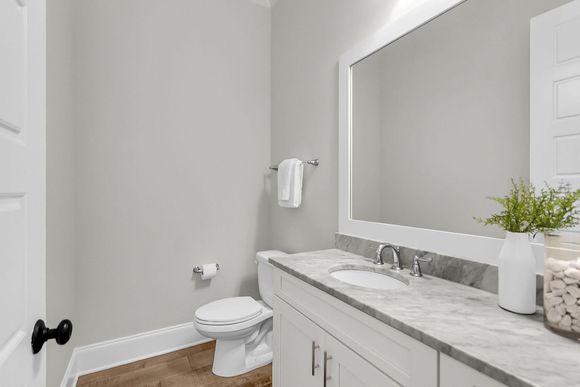 98 Vincent Drive Photo 23