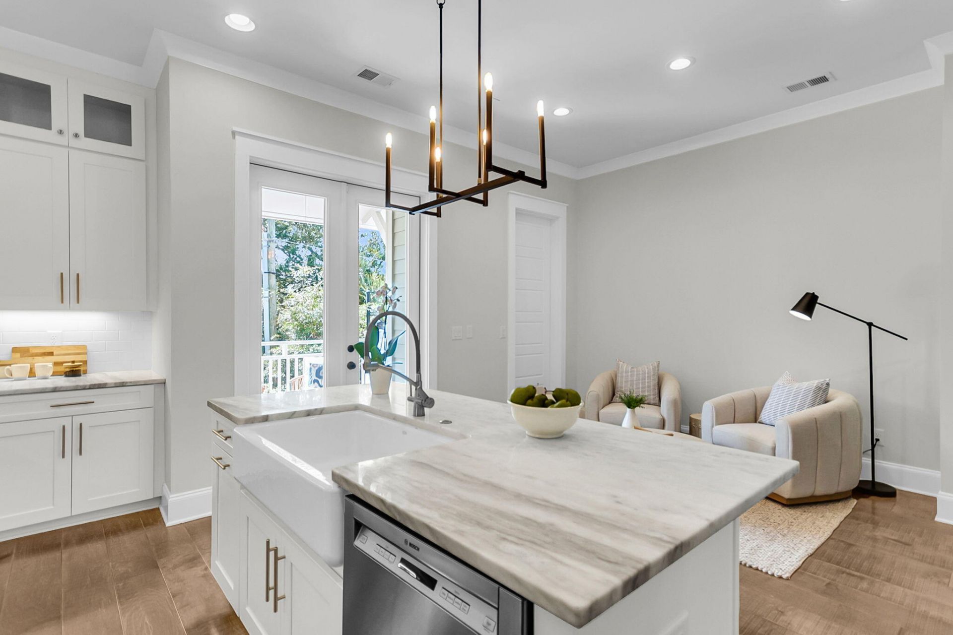 98 Vincent Drive Photo 30