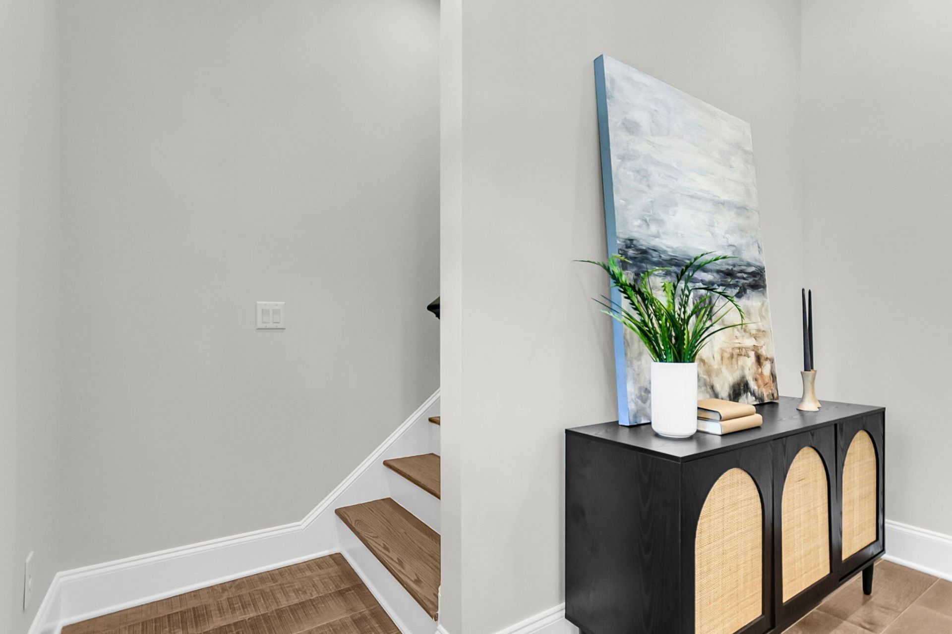 98 Vincent Drive Photo 33