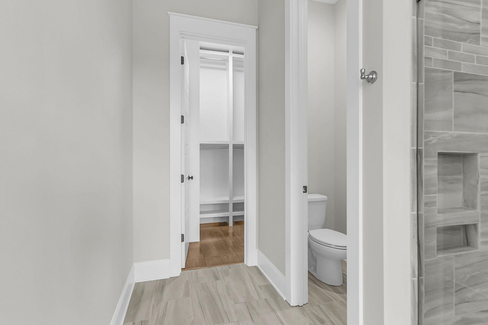 98 Vincent Drive Photo 40