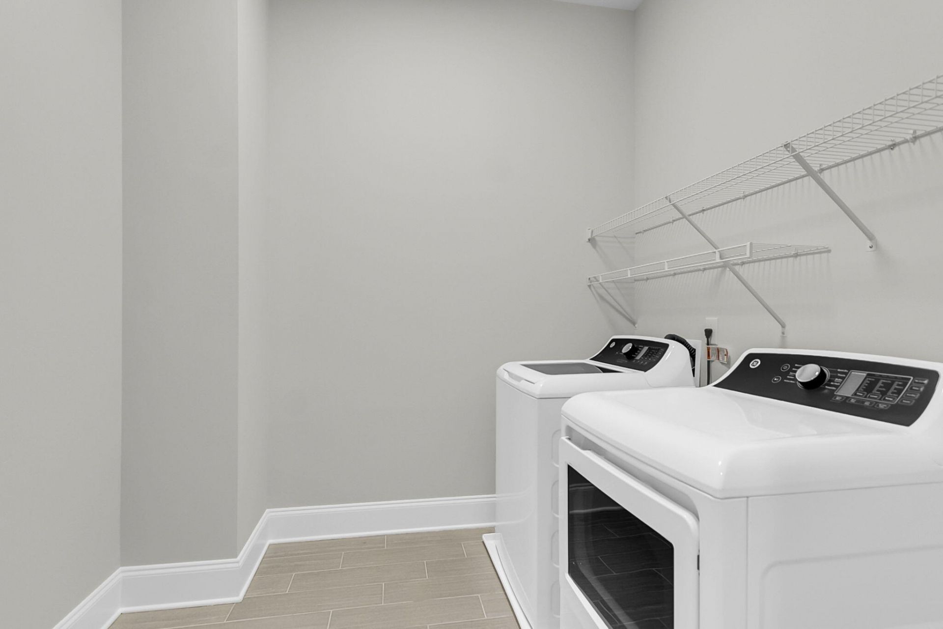 98 Vincent Drive Photo 42