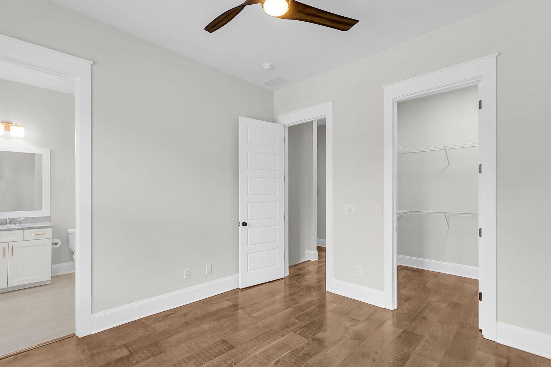 98 Vincent Drive Photo 43