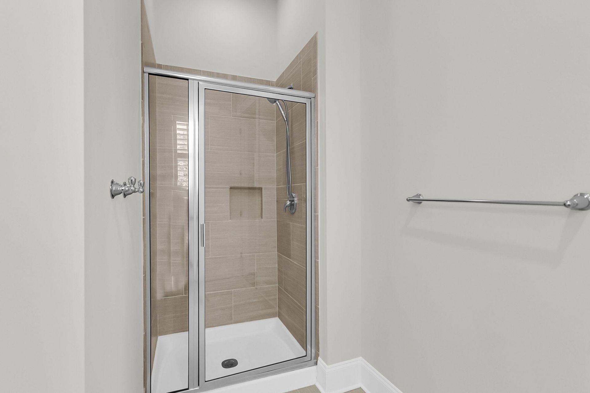 98 Vincent Drive Photo 45