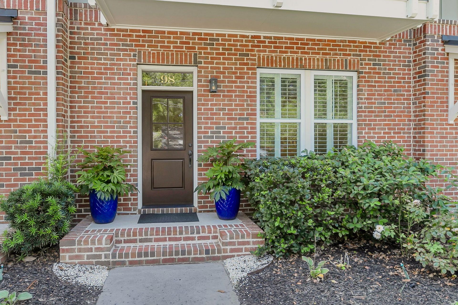 98 Vincent Drive Photo 5