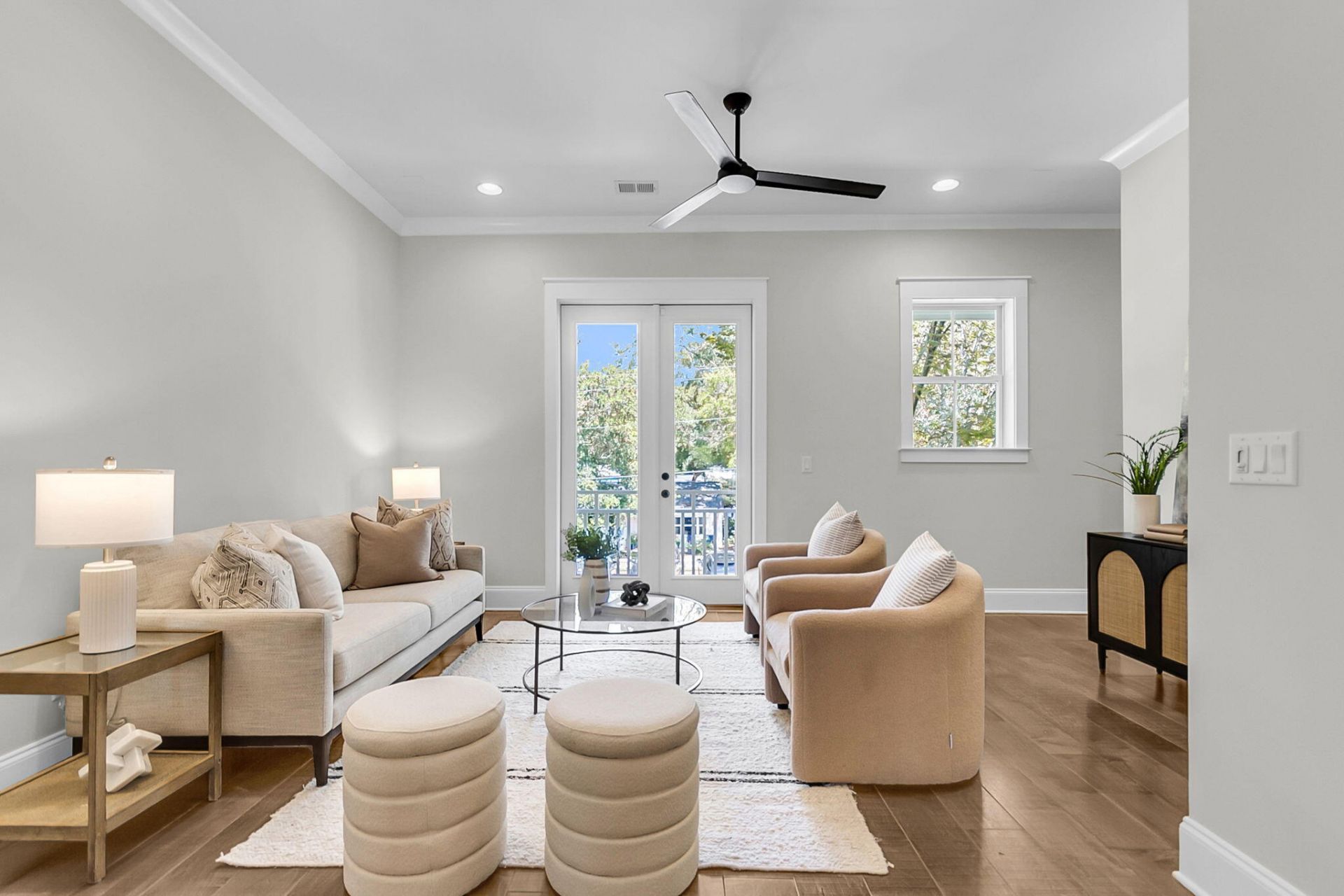98 Vincent Drive Photo 9