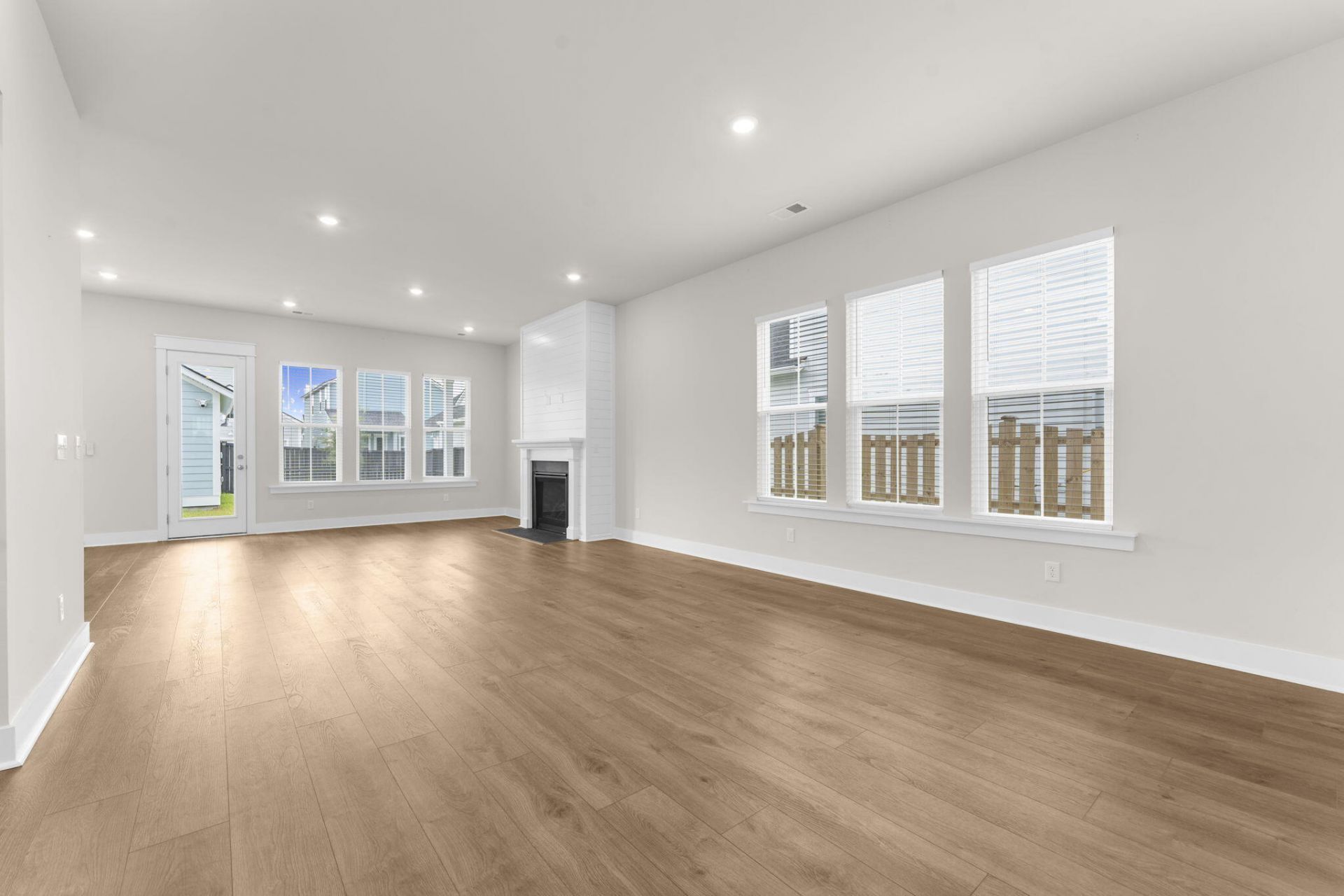 109 Marions Oak Drive Photo 4