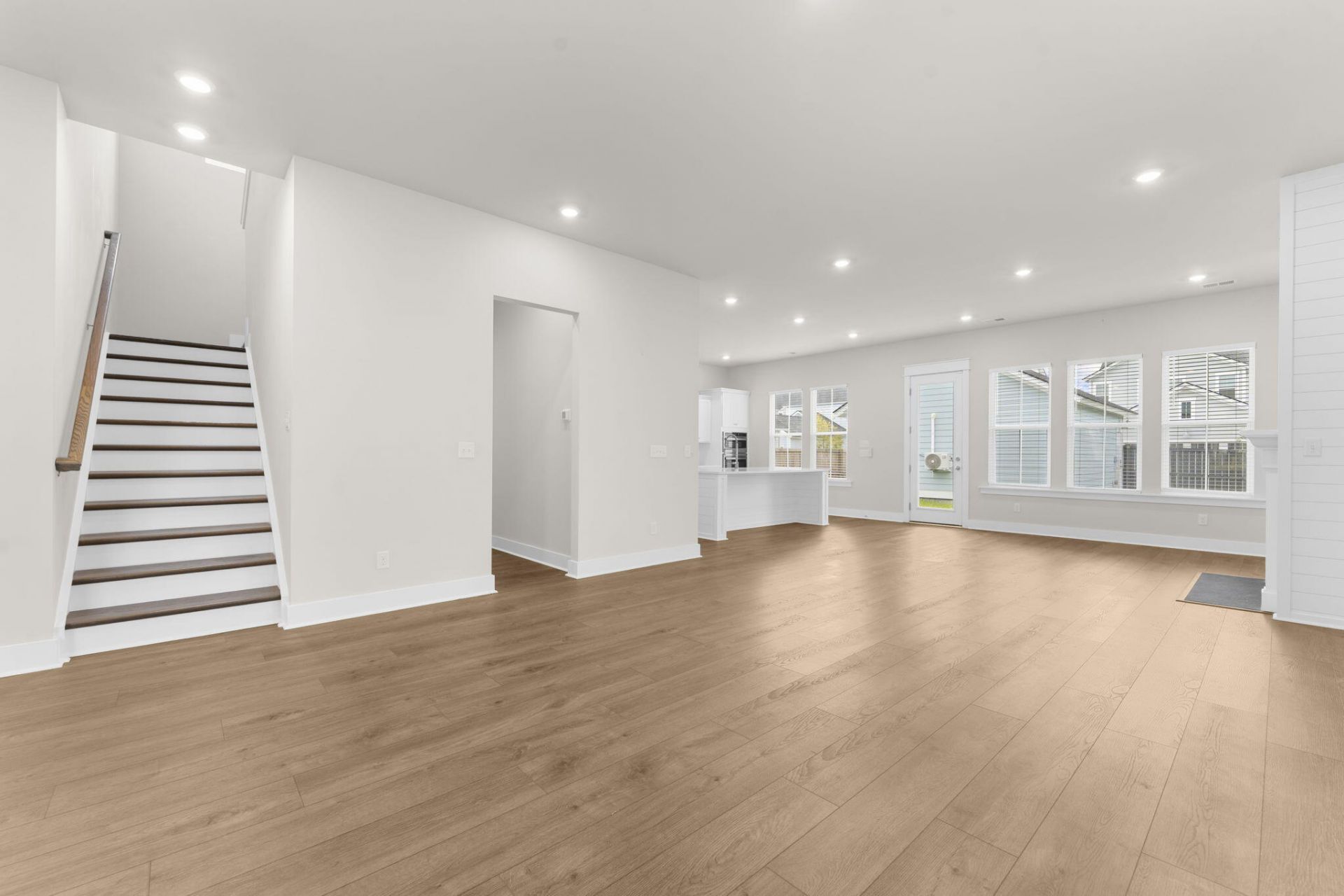 109 Marions Oak Drive Photo 6