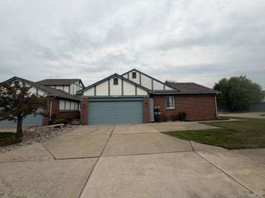 45511 Dover Drive , Macomb Township, Mi 48044