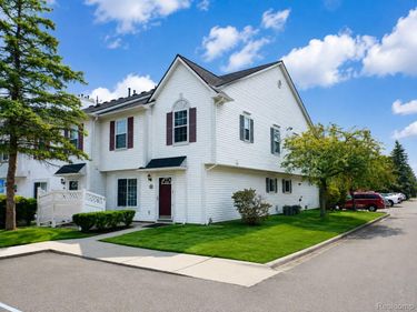 22272 Cape Cod Way , Farmington Hills, Mi 48336