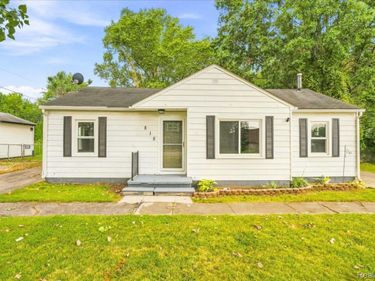 815 N Hix Road , Westland, Mi 48185