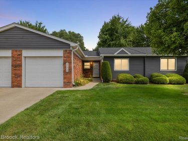 37958 Dor Sal Drive , Sterling Heights, Mi 48312