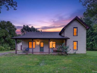 416 Thomas Street , Holly Village, Mi 48442