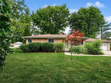 4499 S Linden Road , Flint Township, Mi 48507