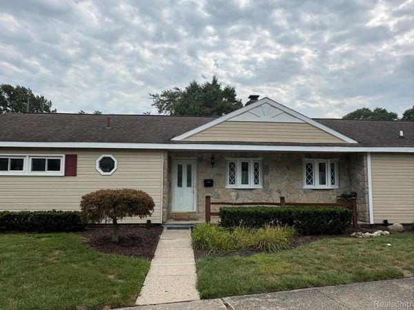 32223 Woodbrook Drive, Wayne, Mi 48184