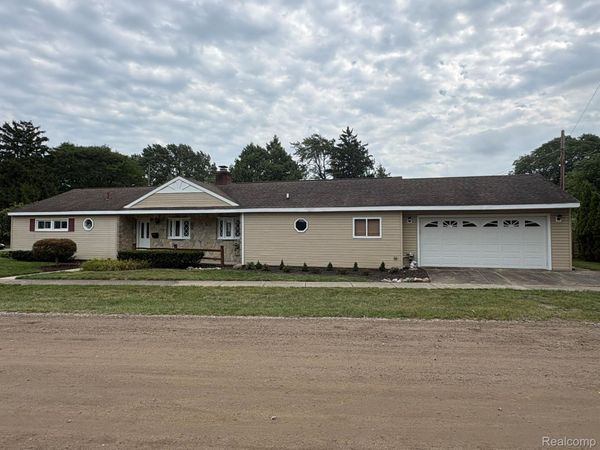 32223 Woodbrook Drive, Wayne, Mi 48184