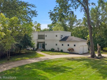 4845 Bryn Mawr Drive , Bloomfield Township, Mi 48301