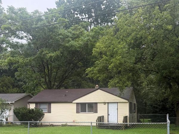 2069 Woodland Pass , Burton, Mi 48519