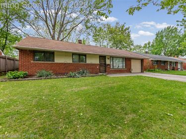 35463 Seville Street, Clinton Township, Mi 48035