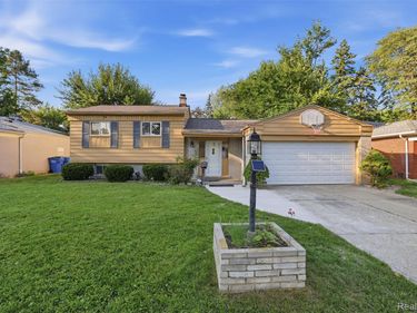 4661 N Tuxedo Drive , Warren, Mi 48092