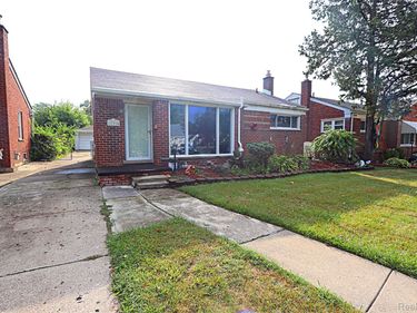 11314 Fenton , Redford Township, Mi 48239