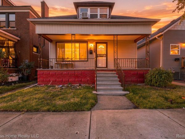 12062 Saint Aubin Street , Hamtramck, Mi 48212